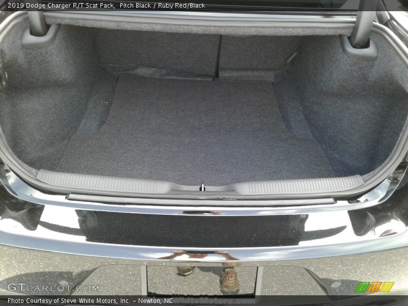 Pitch Black / Ruby Red/Black 2019 Dodge Charger R/T Scat Pack