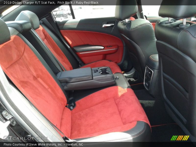 Pitch Black / Ruby Red/Black 2019 Dodge Charger R/T Scat Pack