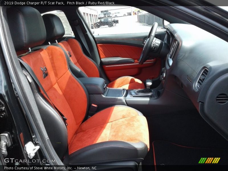 Pitch Black / Ruby Red/Black 2019 Dodge Charger R/T Scat Pack