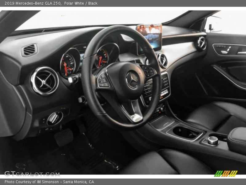 Polar White / Black 2019 Mercedes-Benz GLA 250