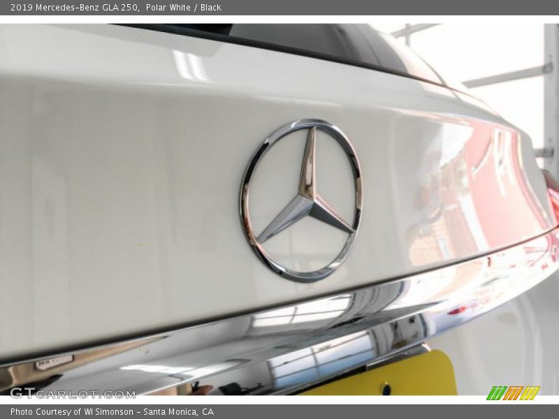 Polar White / Black 2019 Mercedes-Benz GLA 250