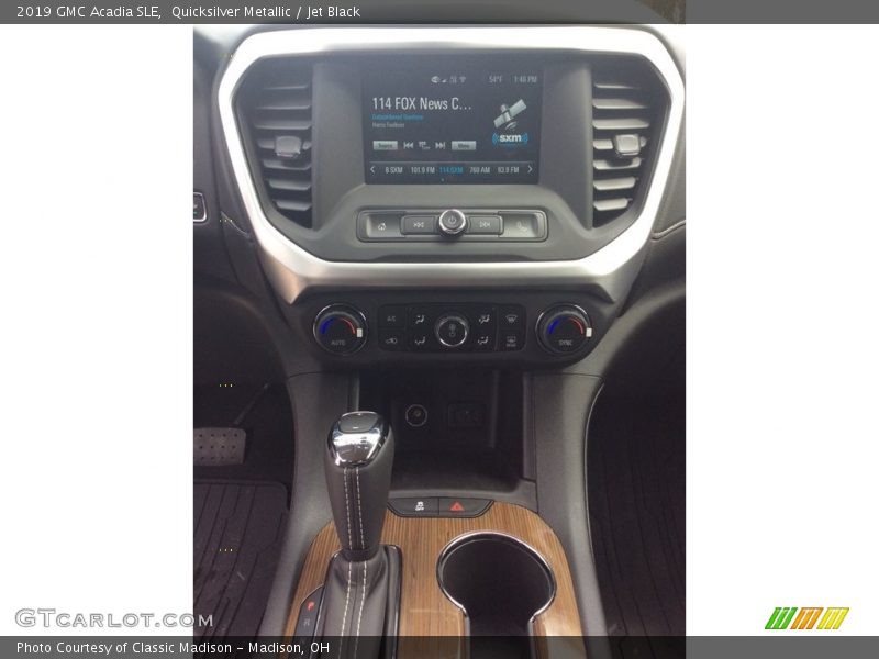 Quicksilver Metallic / Jet Black 2019 GMC Acadia SLE