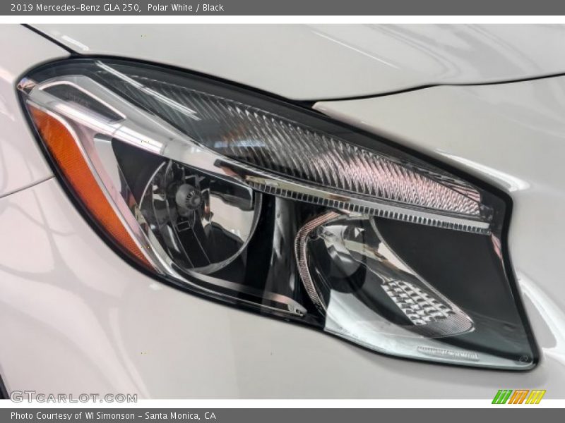 Polar White / Black 2019 Mercedes-Benz GLA 250