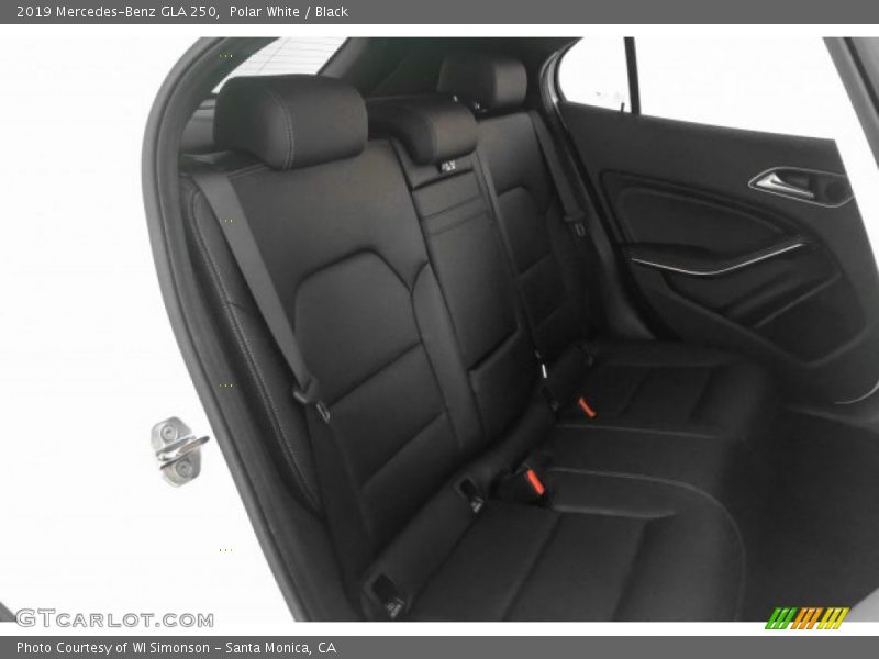 Polar White / Black 2019 Mercedes-Benz GLA 250
