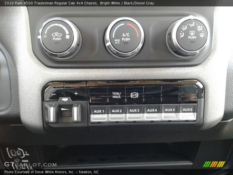 Bright White / Black/Diesel Gray 2019 Ram 4500 Tradesman Regular Cab 4x4 Chassis