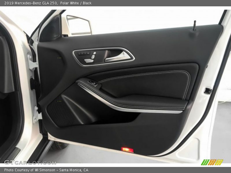 Polar White / Black 2019 Mercedes-Benz GLA 250