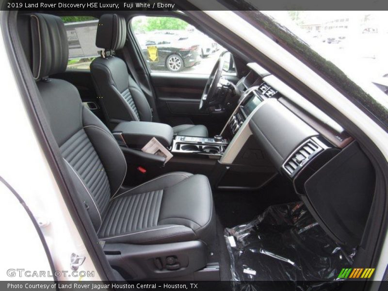 Front Seat of 2019 Discovery HSE Luxury