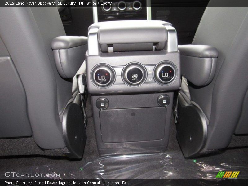 Fuji White / Ebony 2019 Land Rover Discovery HSE Luxury