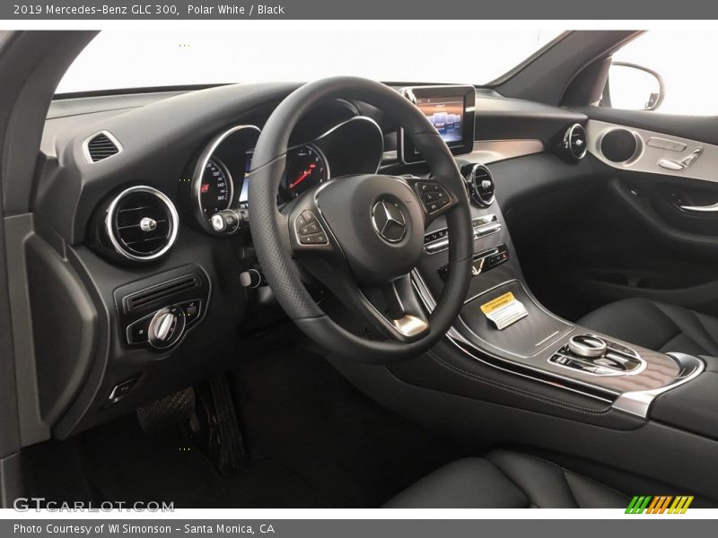 Polar White / Black 2019 Mercedes-Benz GLC 300