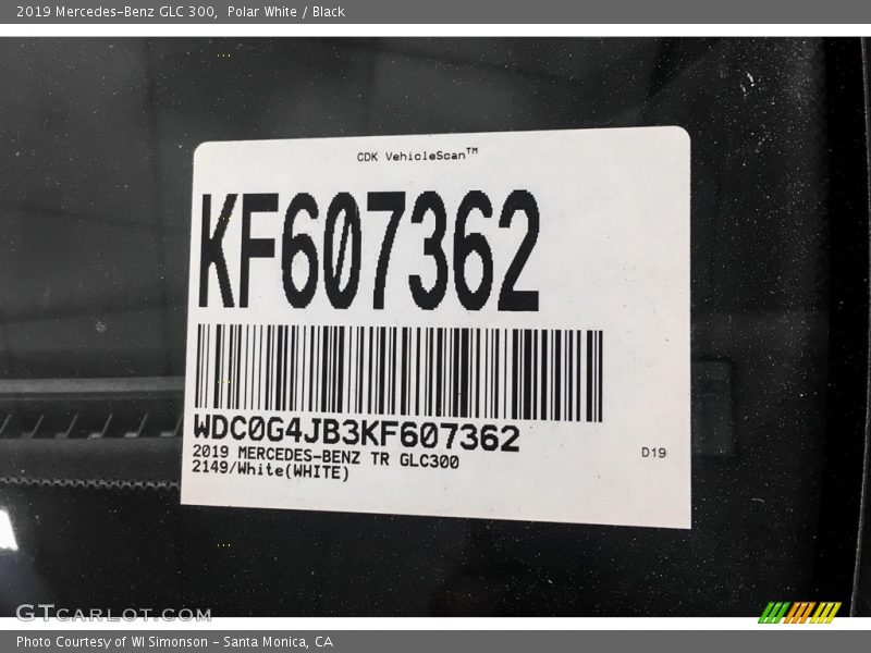 Polar White / Black 2019 Mercedes-Benz GLC 300