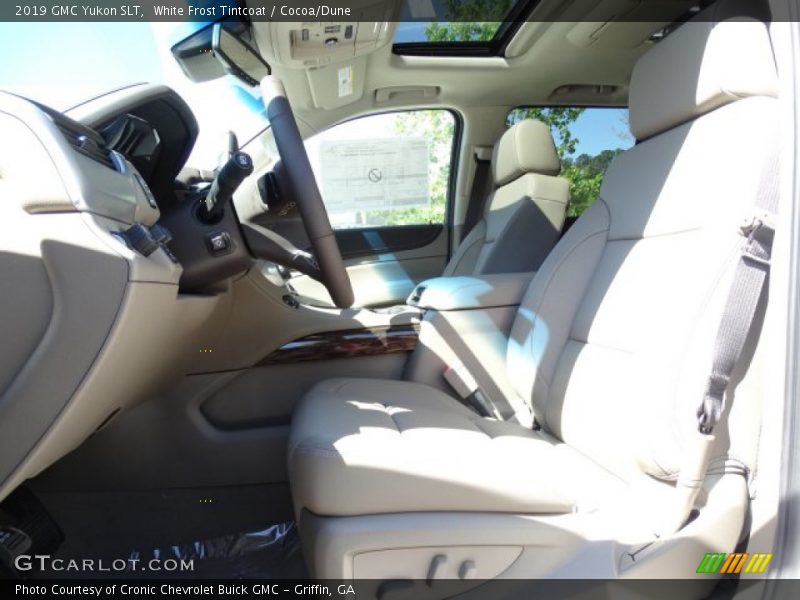 White Frost Tintcoat / Cocoa/Dune 2019 GMC Yukon SLT