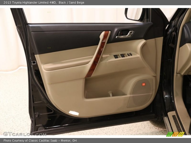 Black / Sand Beige 2013 Toyota Highlander Limited 4WD