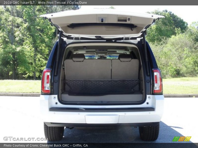 White Frost Tintcoat / Cocoa/Dune 2019 GMC Yukon SLT