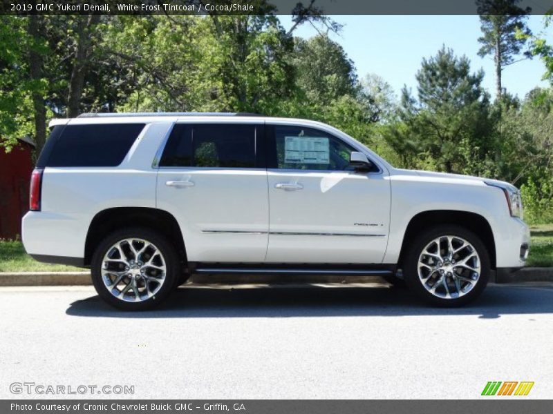 White Frost Tintcoat / Cocoa/Shale 2019 GMC Yukon Denali