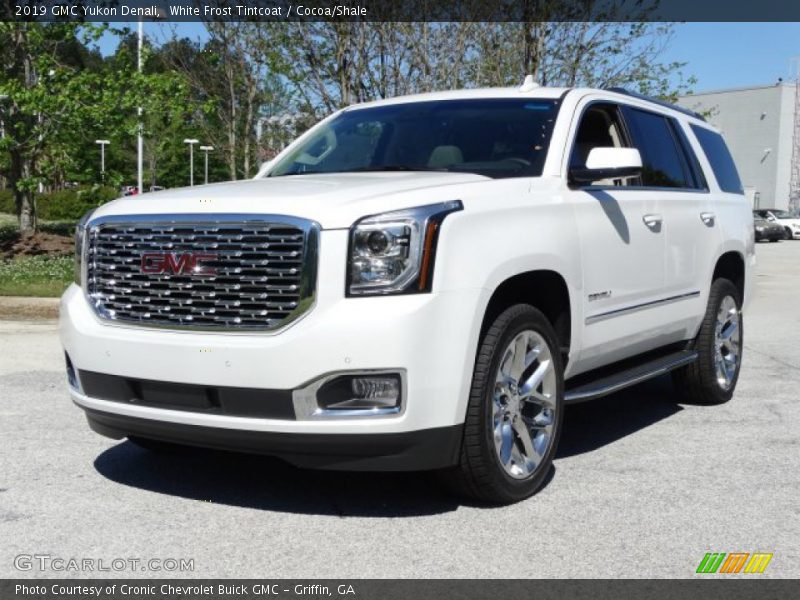 White Frost Tintcoat / Cocoa/Shale 2019 GMC Yukon Denali