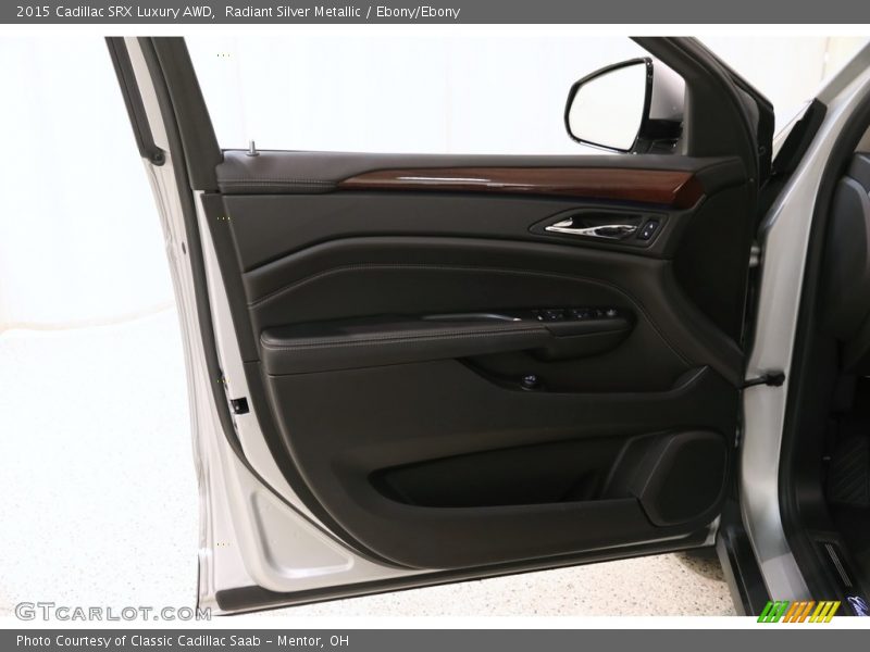 Radiant Silver Metallic / Ebony/Ebony 2015 Cadillac SRX Luxury AWD