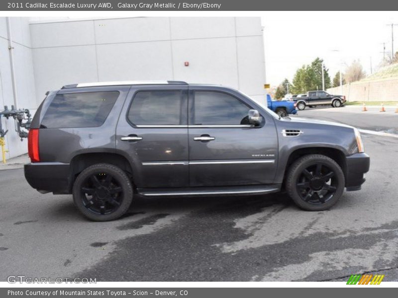 Galaxy Gray Metallic / Ebony/Ebony 2011 Cadillac Escalade Luxury AWD