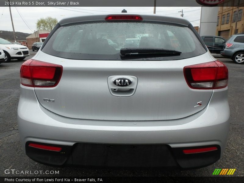 Silky Silver / Black 2019 Kia Rio S 5 Door