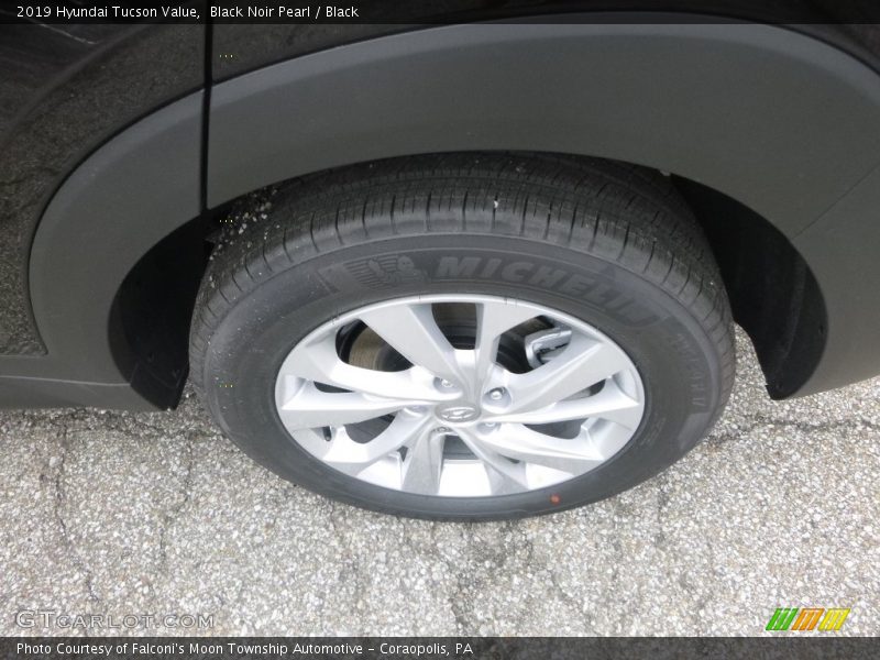 Black Noir Pearl / Black 2019 Hyundai Tucson Value