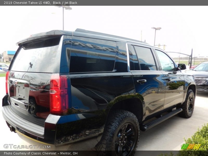 Black / Jet Black 2019 Chevrolet Tahoe LS 4WD