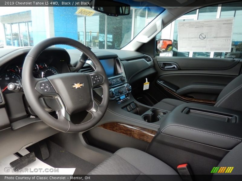 Black / Jet Black 2019 Chevrolet Tahoe LS 4WD