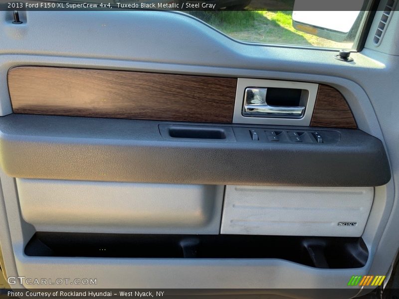 Tuxedo Black Metallic / Steel Gray 2013 Ford F150 XL SuperCrew 4x4