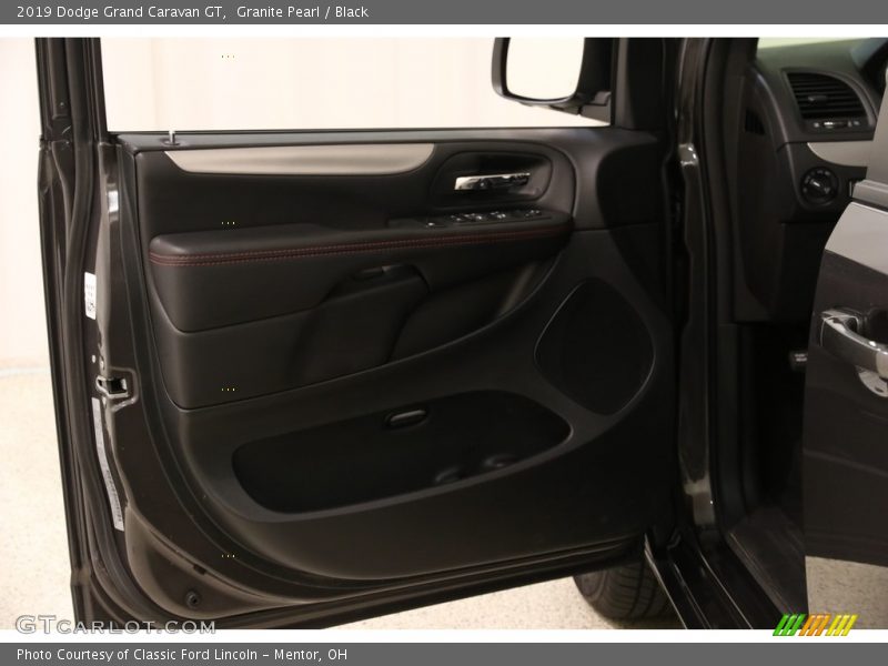 Granite Pearl / Black 2019 Dodge Grand Caravan GT