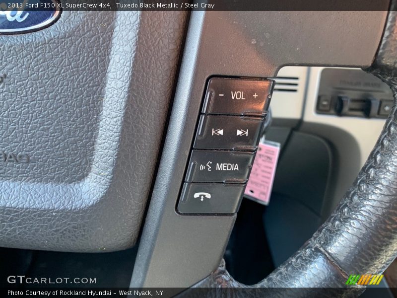 Tuxedo Black Metallic / Steel Gray 2013 Ford F150 XL SuperCrew 4x4