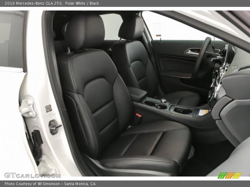 Polar White / Black 2019 Mercedes-Benz GLA 250