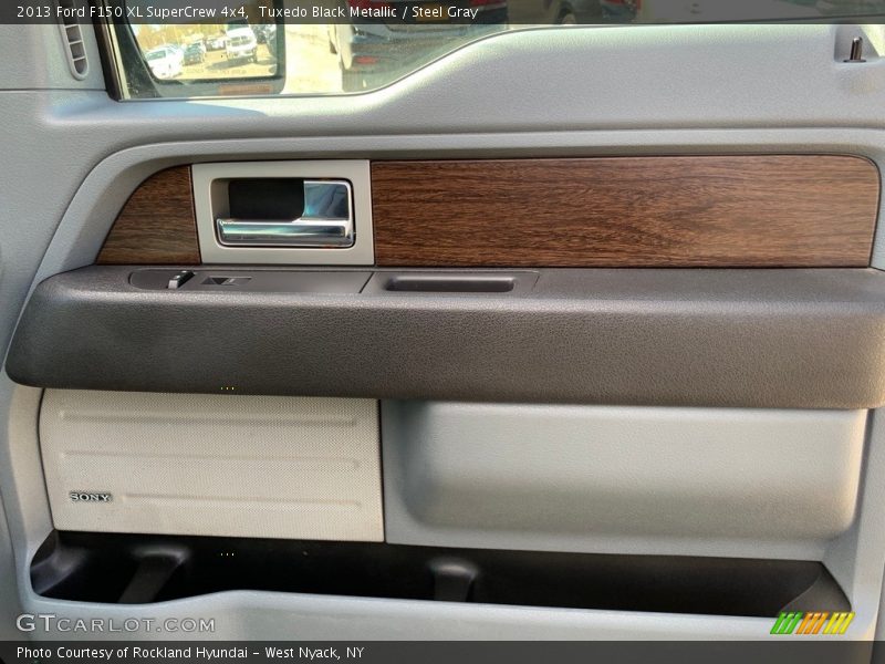 Tuxedo Black Metallic / Steel Gray 2013 Ford F150 XL SuperCrew 4x4