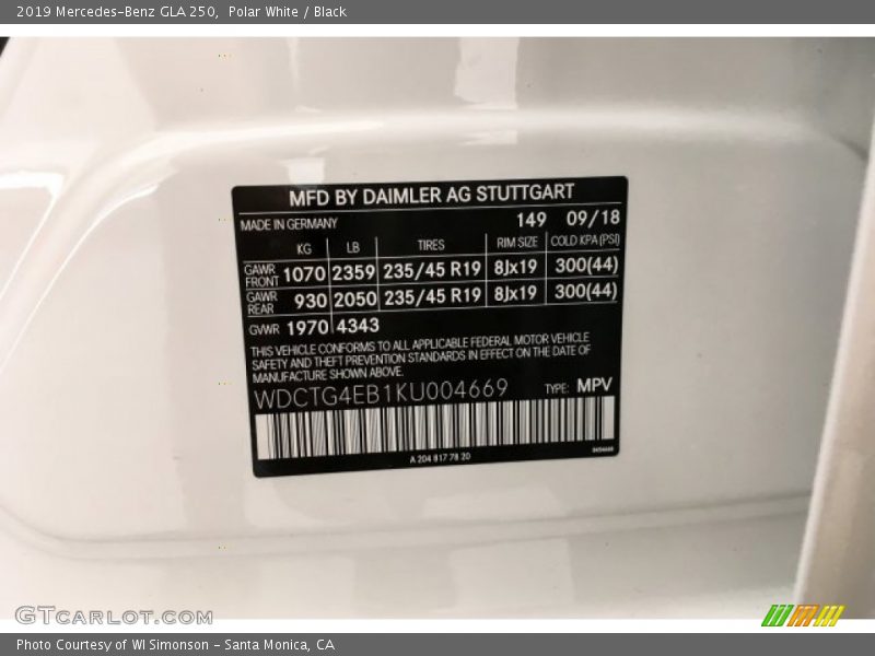 Polar White / Black 2019 Mercedes-Benz GLA 250