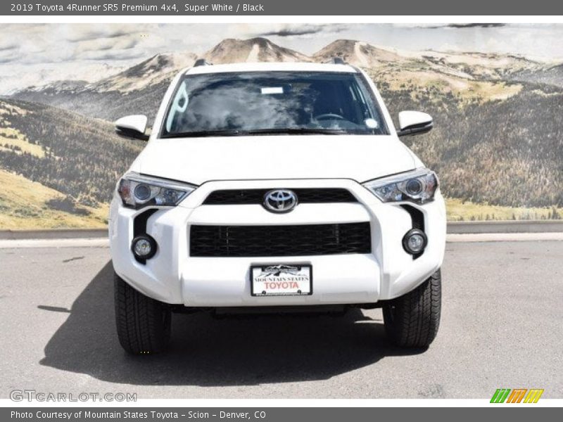 Super White / Black 2019 Toyota 4Runner SR5 Premium 4x4