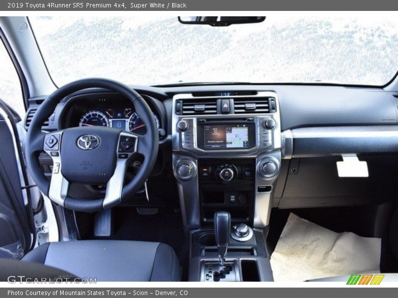 Super White / Black 2019 Toyota 4Runner SR5 Premium 4x4