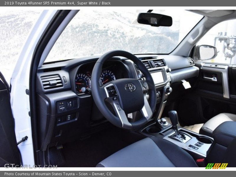 Super White / Black 2019 Toyota 4Runner SR5 Premium 4x4