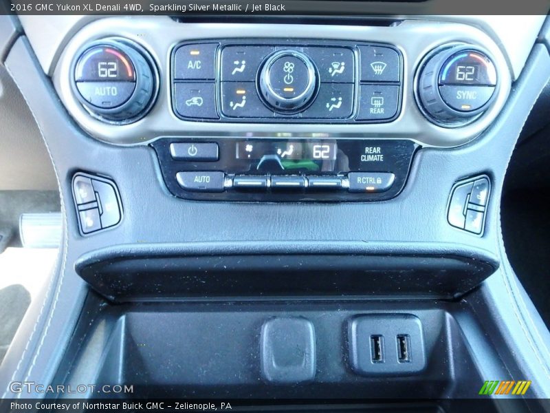 Sparkling Silver Metallic / Jet Black 2016 GMC Yukon XL Denali 4WD
