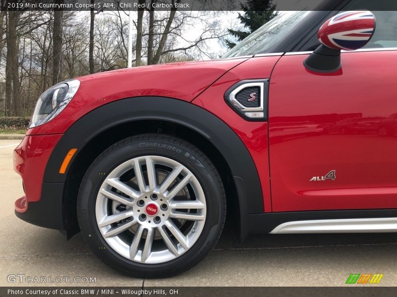 Chili Red / Carbon Black 2019 Mini Countryman Cooper S All4