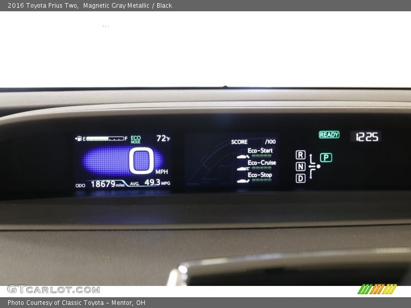 Magnetic Gray Metallic / Black 2016 Toyota Prius Two