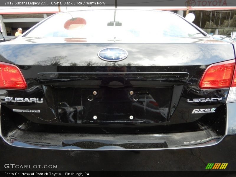 Crystal Black Silica / Warm Ivory 2012 Subaru Legacy 2.5i