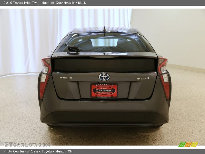 Magnetic Gray Metallic / Black 2016 Toyota Prius Two