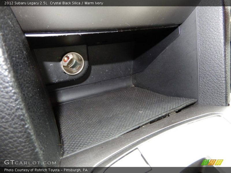 Crystal Black Silica / Warm Ivory 2012 Subaru Legacy 2.5i