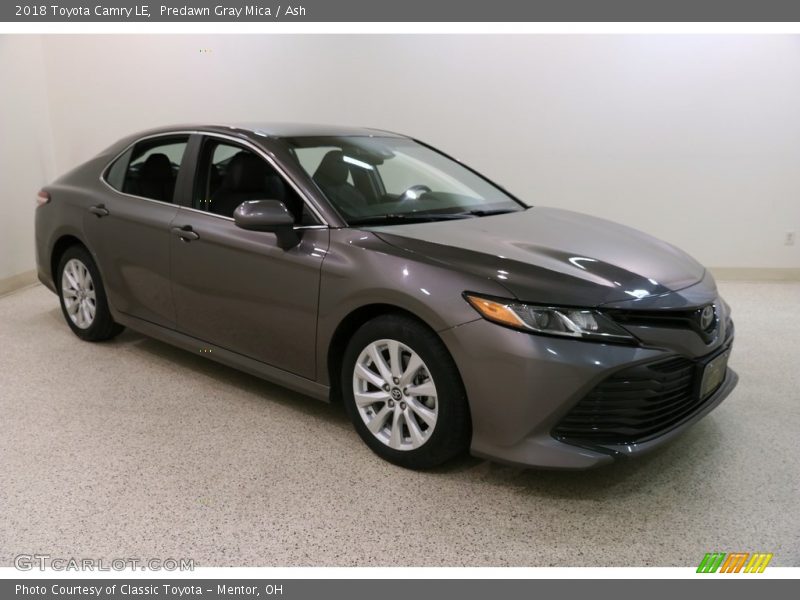 Front 3/4 View of 2018 Camry LE