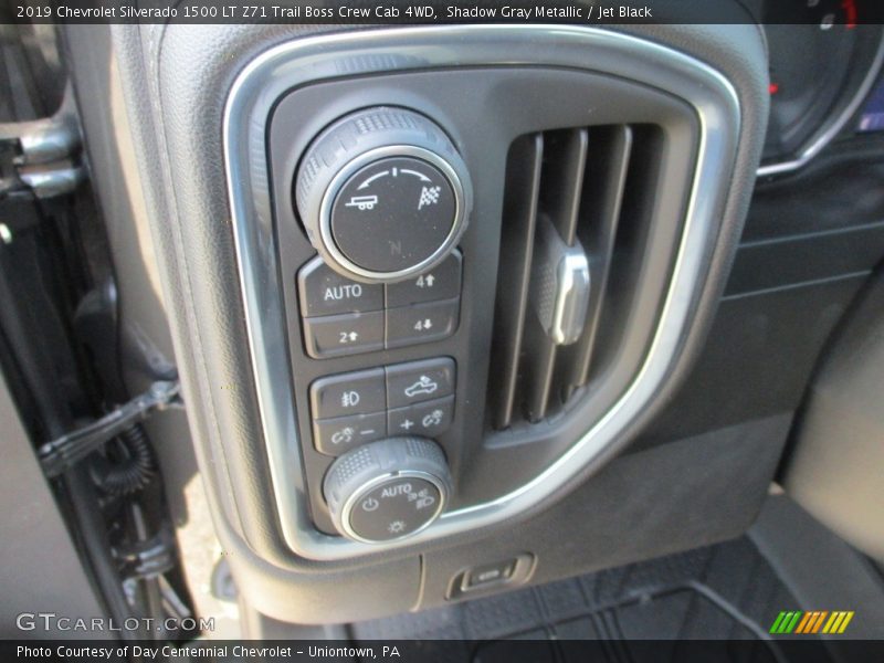 Controls of 2019 Silverado 1500 LT Z71 Trail Boss Crew Cab 4WD