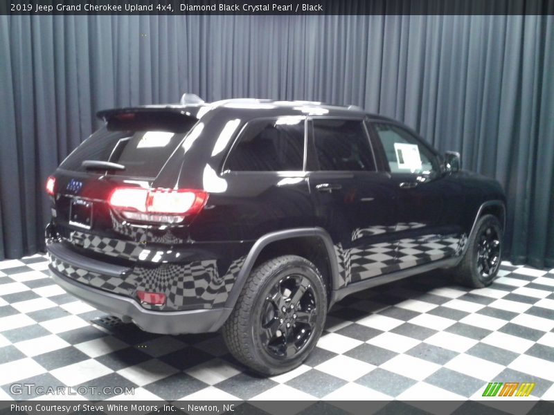 Diamond Black Crystal Pearl / Black 2019 Jeep Grand Cherokee Upland 4x4