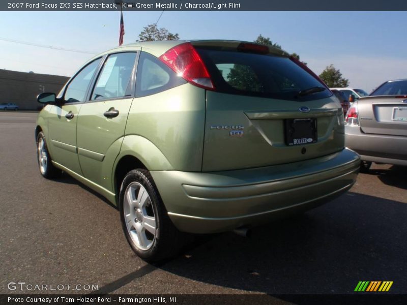 Kiwi Green Metallic / Charcoal/Light Flint 2007 Ford Focus ZX5 SES Hatchback