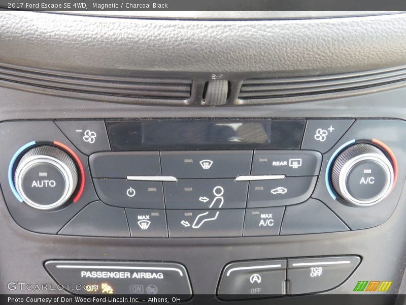 Magnetic / Charcoal Black 2017 Ford Escape SE 4WD