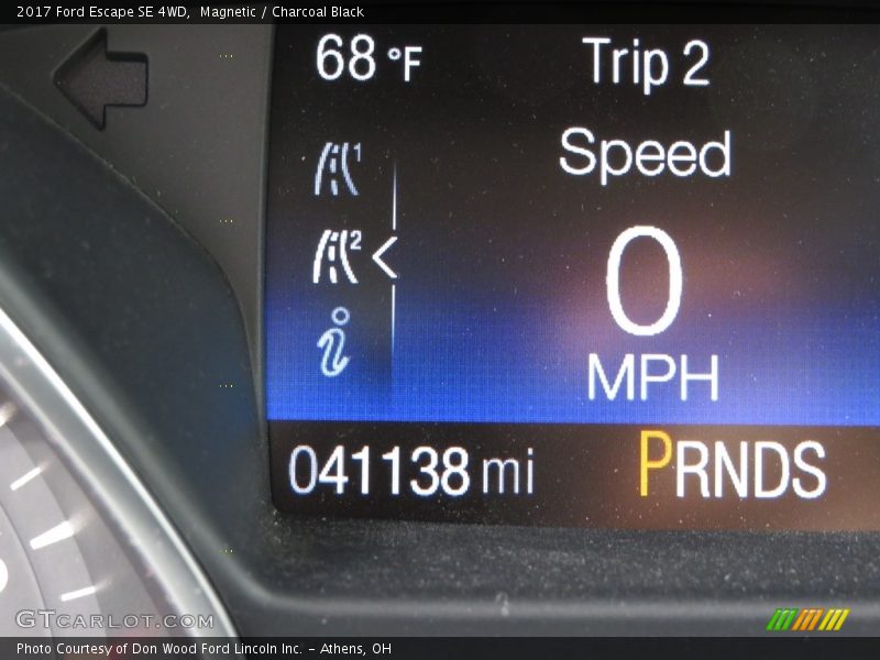 Magnetic / Charcoal Black 2017 Ford Escape SE 4WD