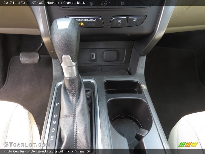 Magnetic / Charcoal Black 2017 Ford Escape SE 4WD