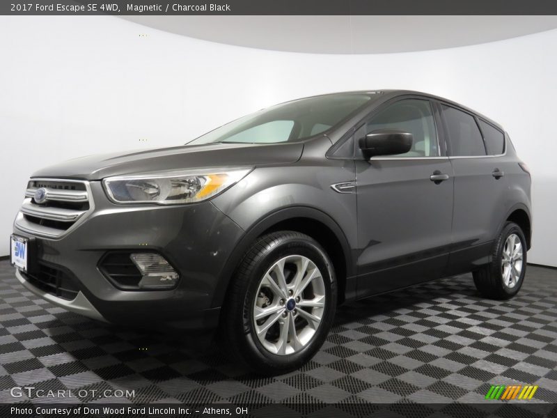 Magnetic / Charcoal Black 2017 Ford Escape SE 4WD