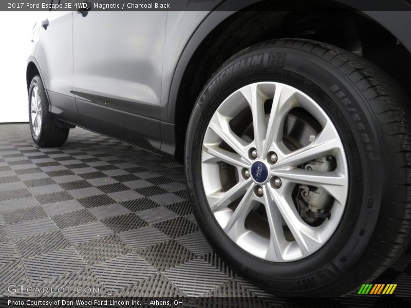 Magnetic / Charcoal Black 2017 Ford Escape SE 4WD