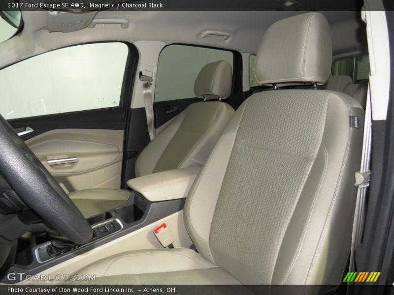 Magnetic / Charcoal Black 2017 Ford Escape SE 4WD